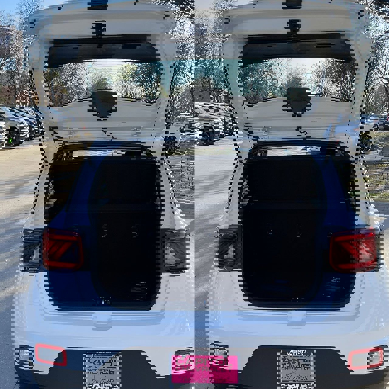 Used 2025 Hyundai Venue SE image 24