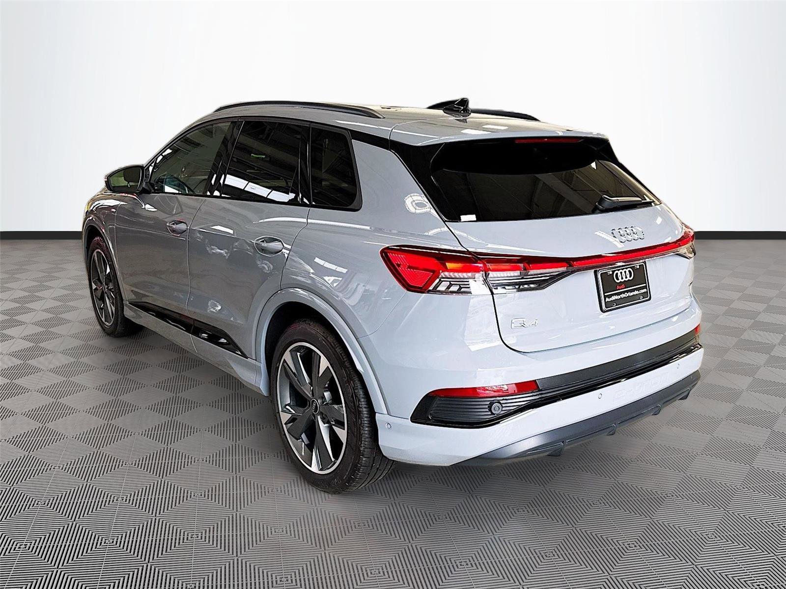 Used 2024 Audi Q4 e-tron Premium Plus w/ Premium Plus image 5