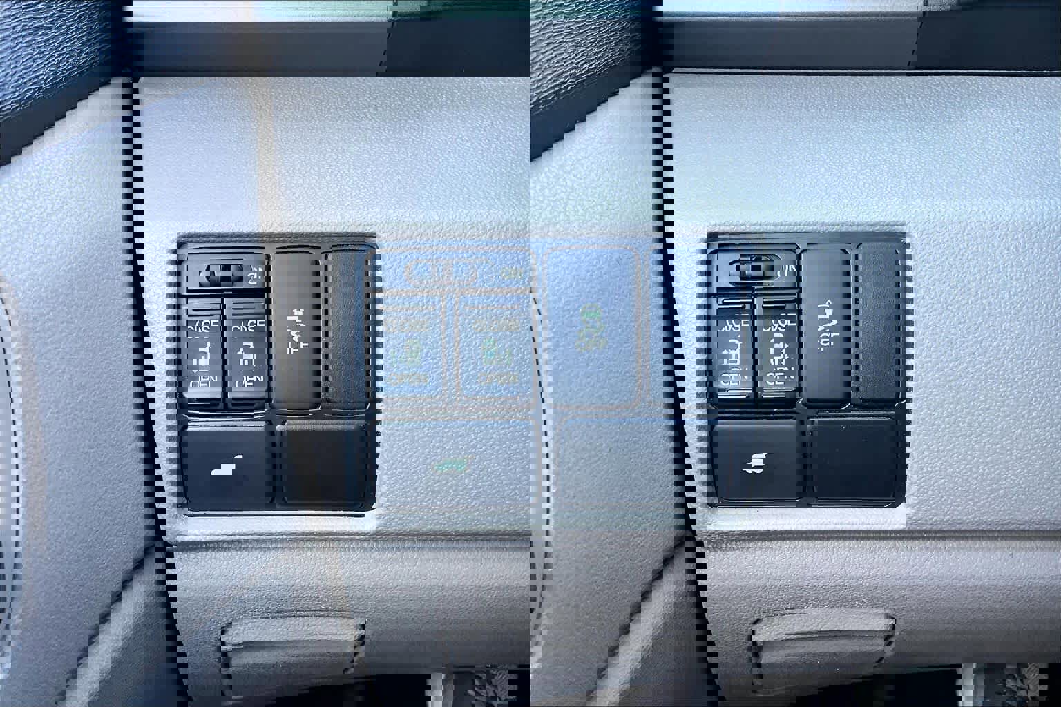 Used 2012 Honda Odyssey EX-L image 32