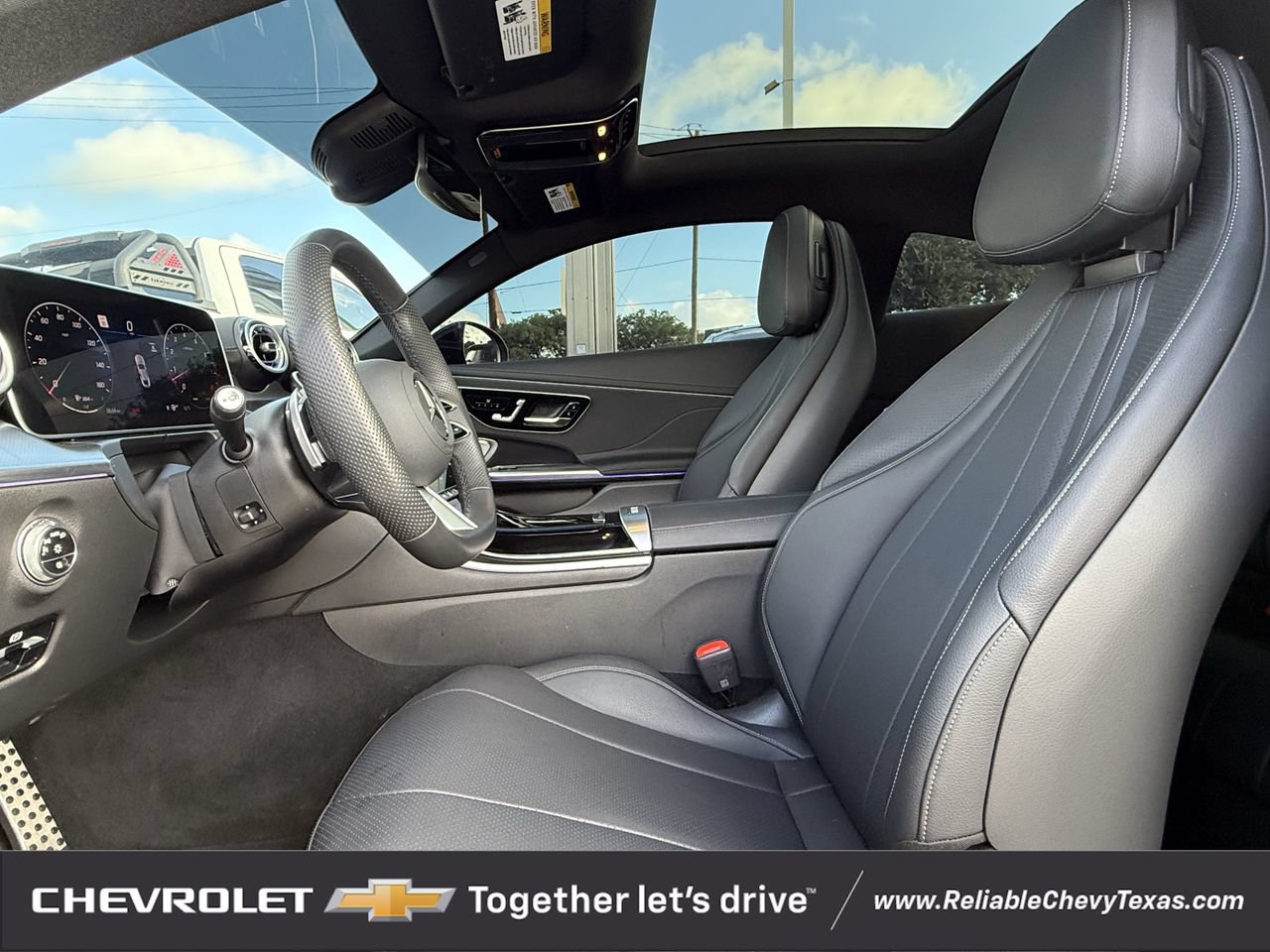 Used 2024 Mercedes-Benz CLE 300 4MATIC Coupe image 31