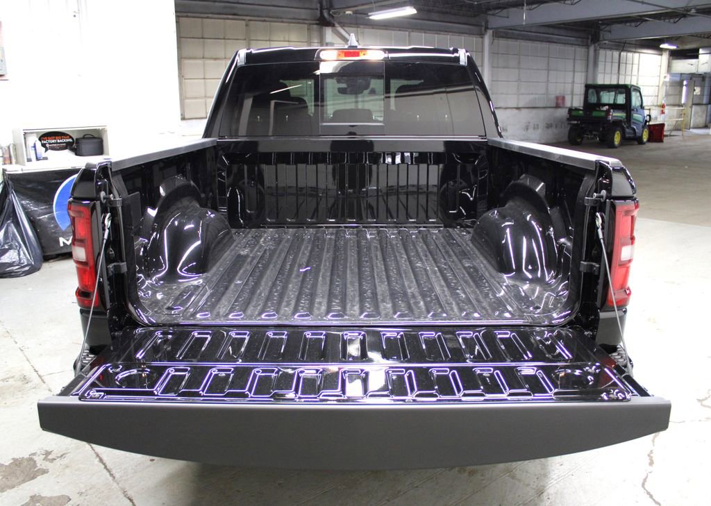 New 2026 RAM 1500 4x4 Crew Cab image 34