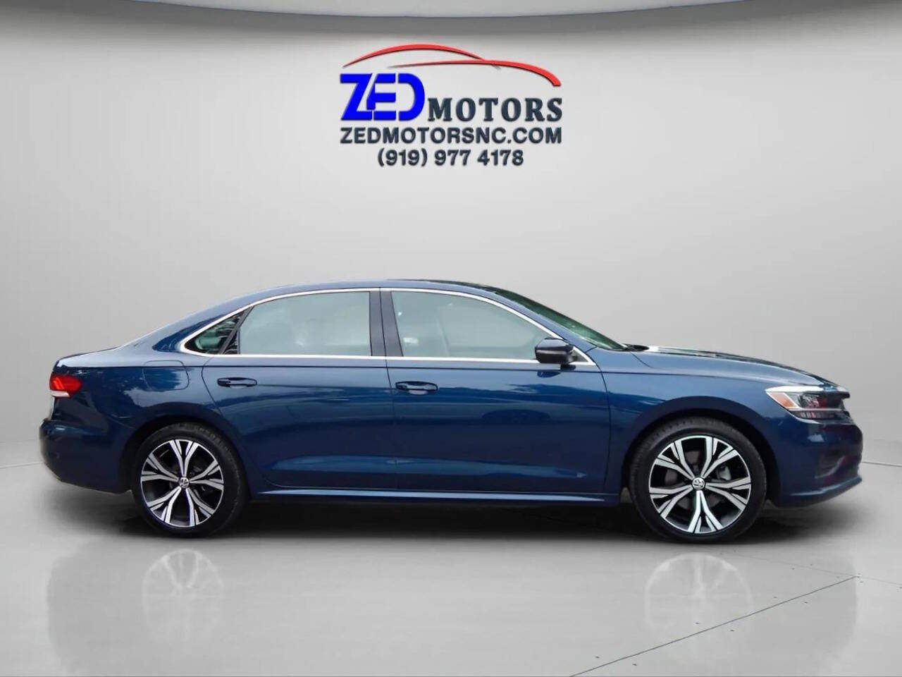 Used 2022 Volkswagen Passat 2.0T SE image 4