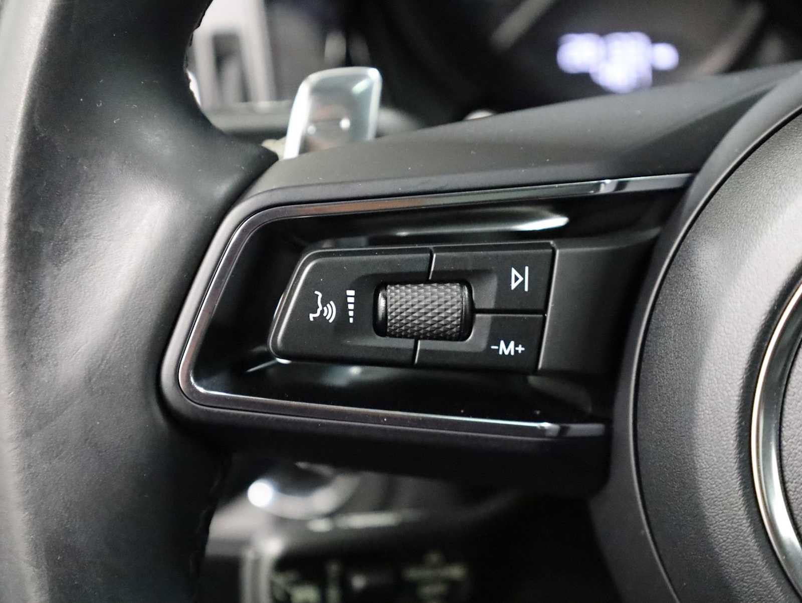 Certified 2023 Porsche Macan Turbo AWD/4WD image 27