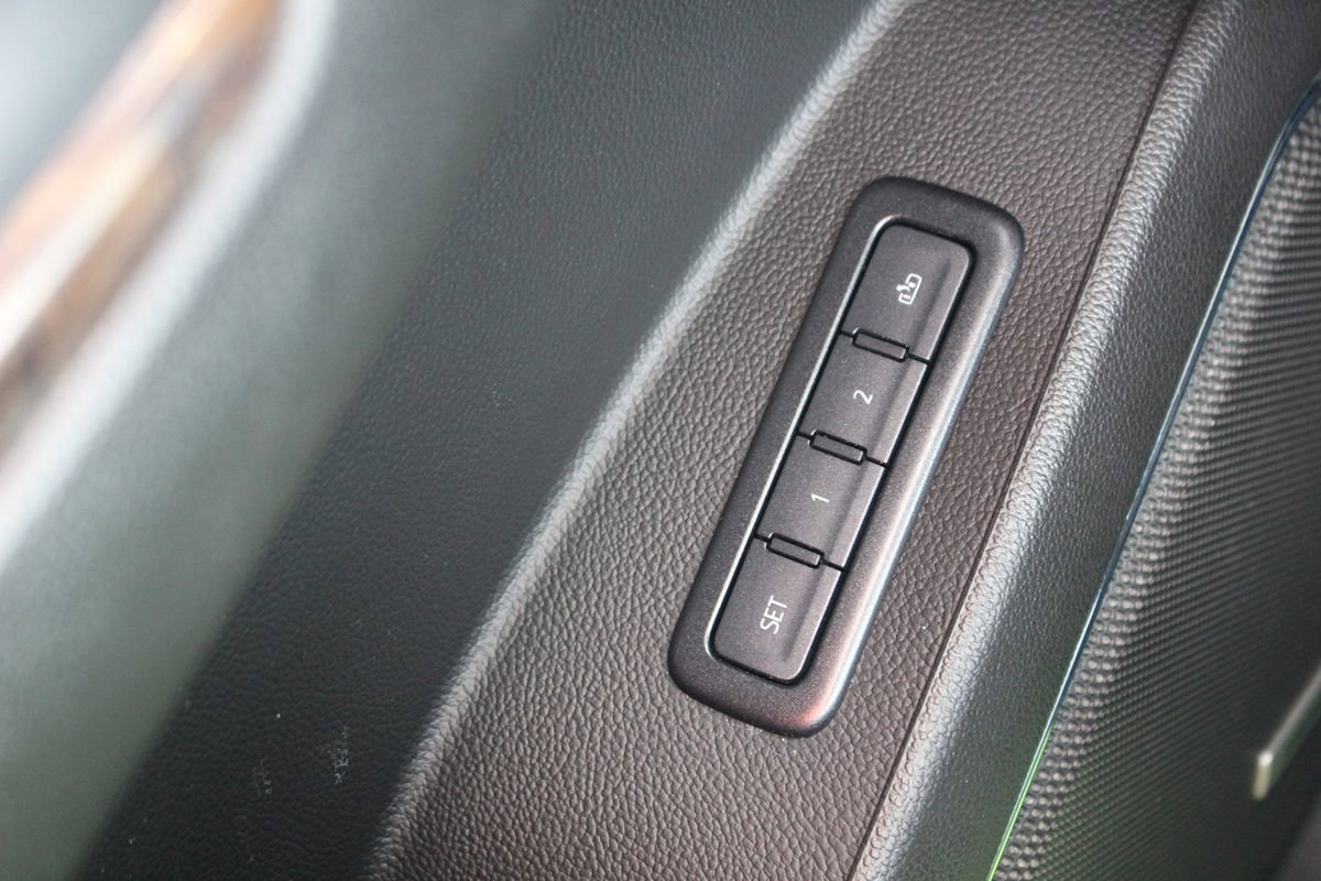 Used 2020 Chevrolet Suburban LT RWD image 10