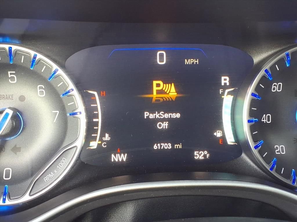 Certified 2023 Chrysler Pacifica Touring-L image 22