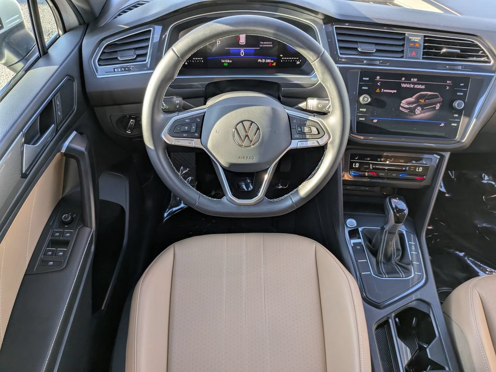 Used 2023 Volkswagen Tiguan SE FWD image 12