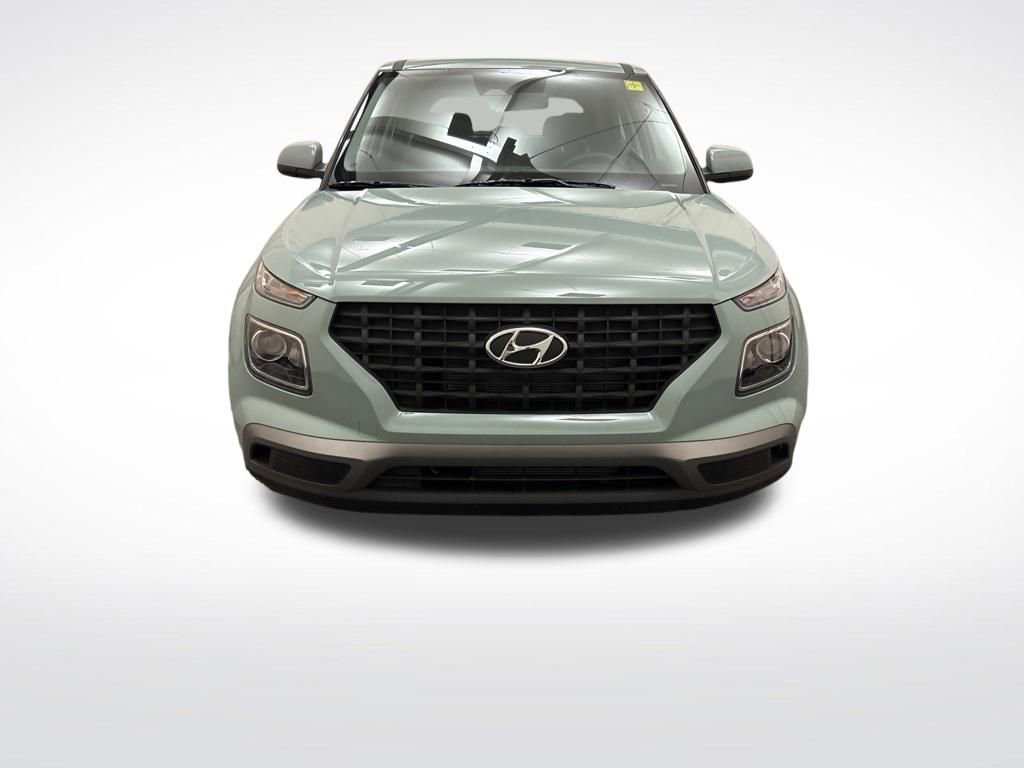 Certified 2026 Hyundai Venue SE image 2