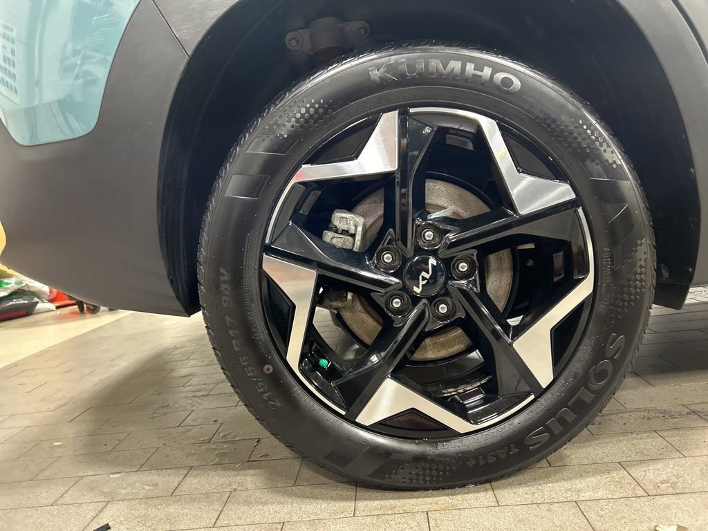 Certified 2025 Kia Seltos EX image 27