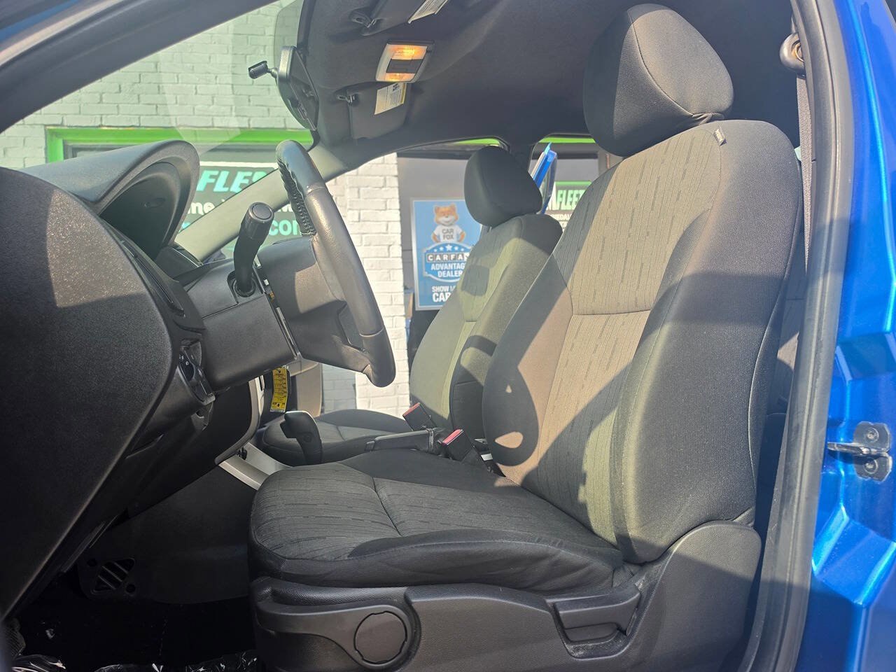 Used 2010 Ford Focus SE FWD image 19