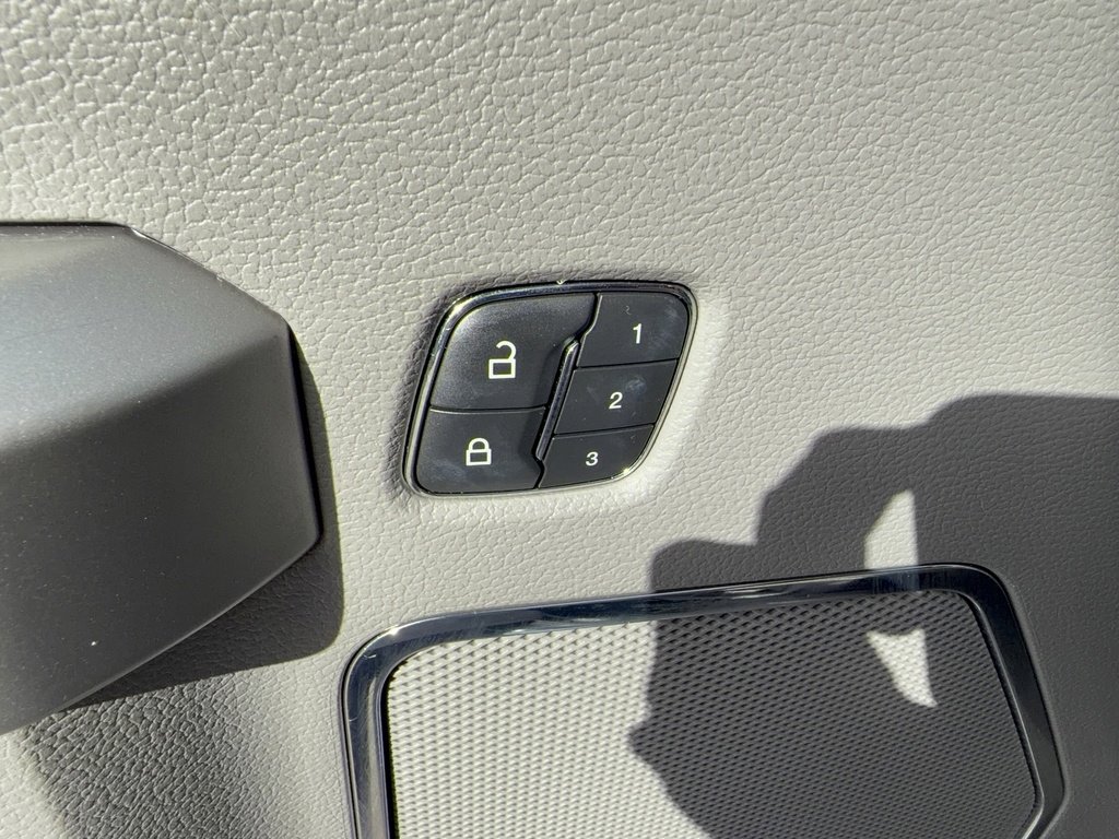 Certified 2019 Ford F150 Lariat w/ Equipment Group 502A Luxury image 7