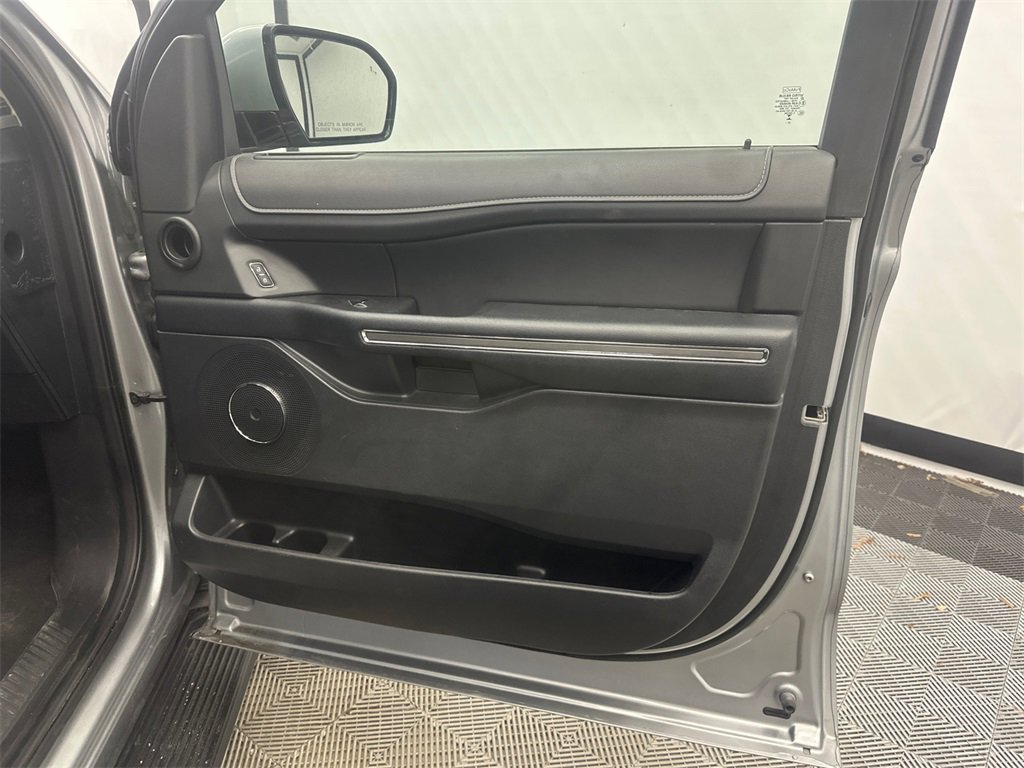 Used 2024 Ford Expedition Max XLT image 16