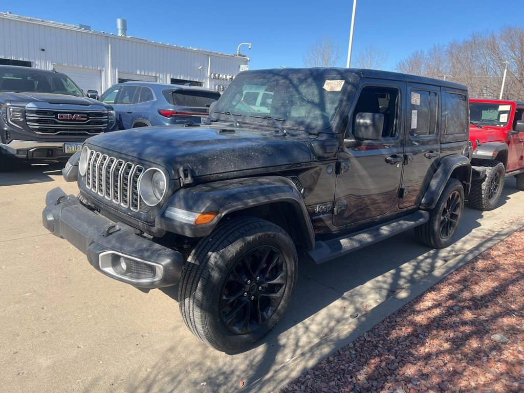 Used 2025 Jeep Wrangler Unlimited Sahara image 6