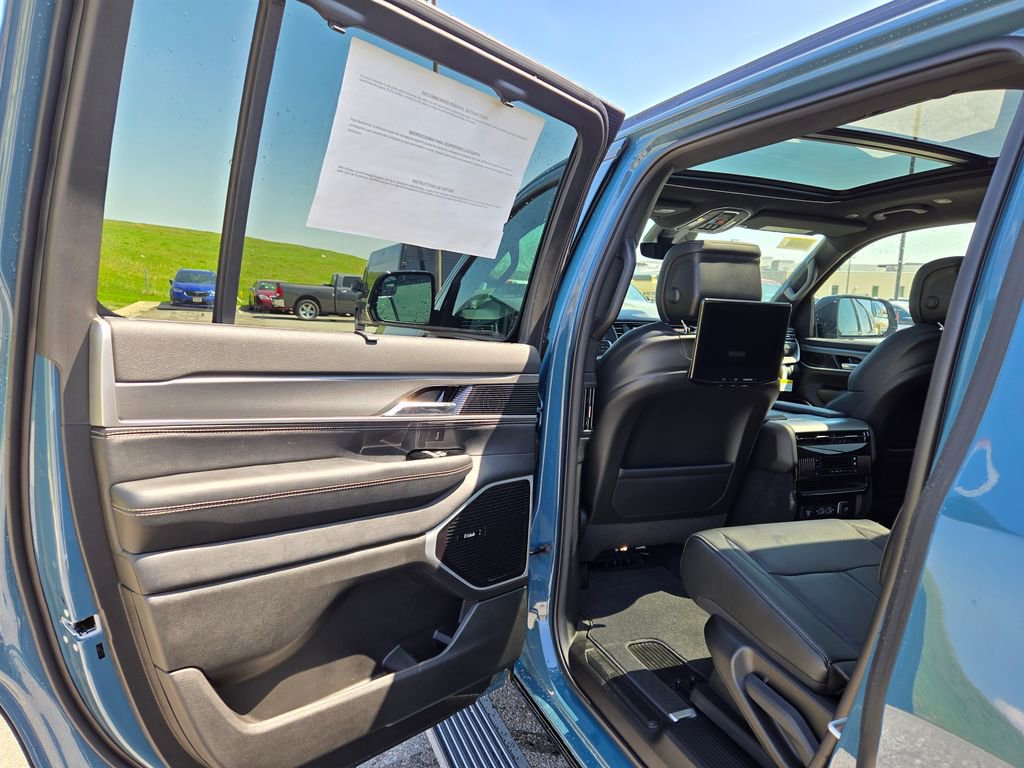 New 2026 Jeep Grand Wagoneer Limited AWD/4WD image 26