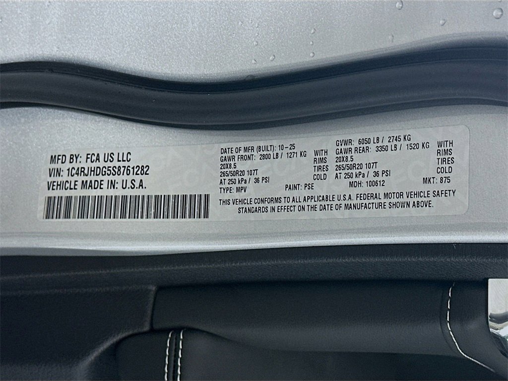 New 2025 Jeep Grand Cherokee Overland w/ Luxury Tech Group IV image 19