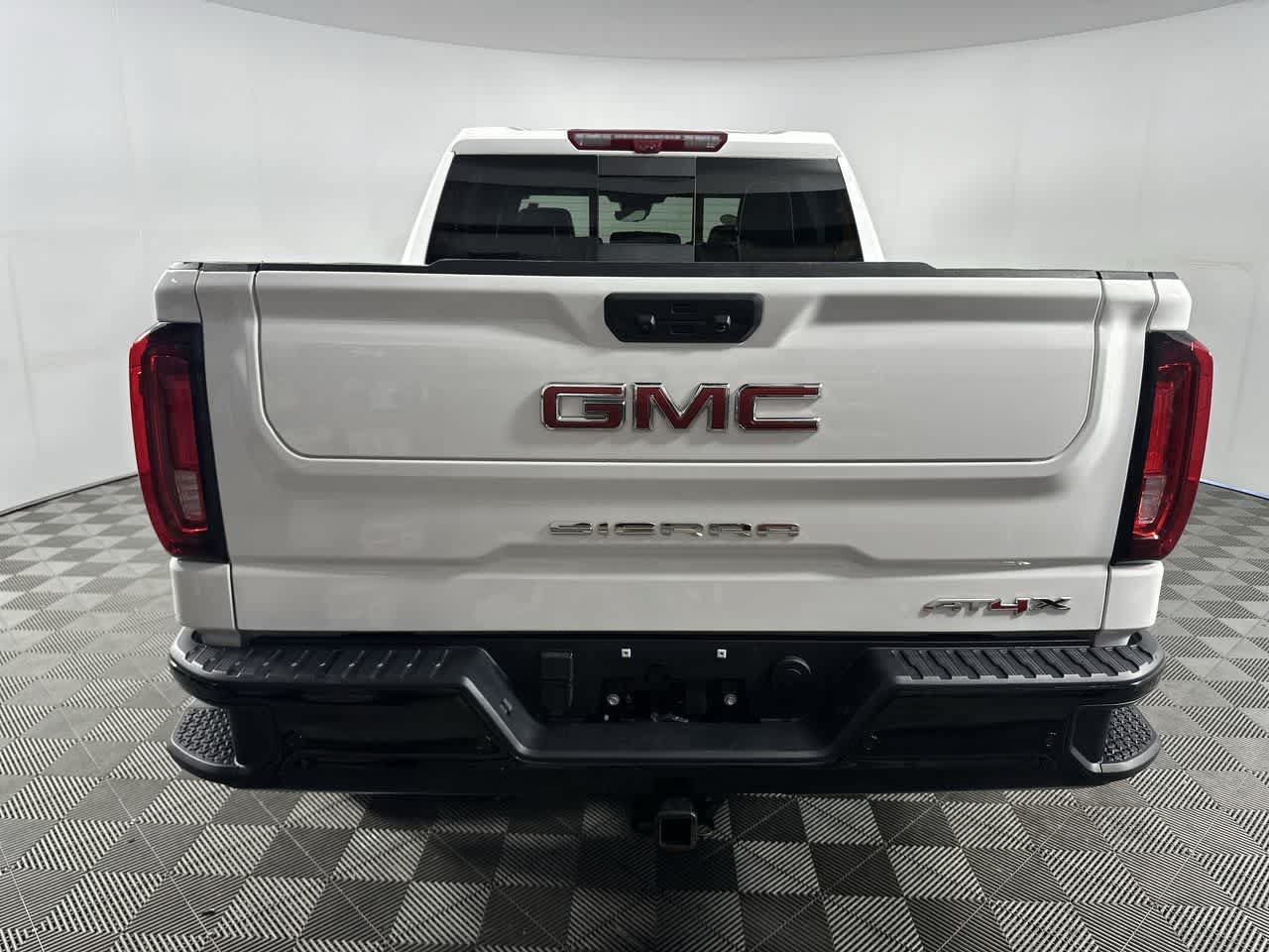 Used 2025 GMC Sierra 1500 AT4X AWD/4WD image 4