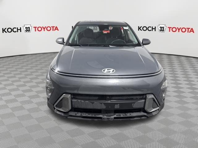 Used 2025 Hyundai Kona SE image 2
