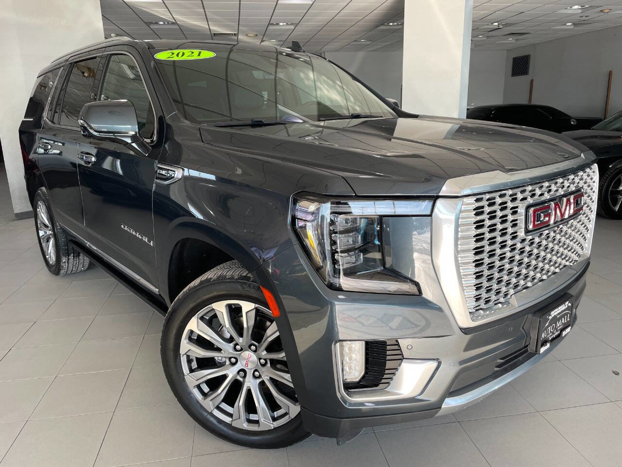 Used 2021 GMC Yukon Denali w/ Denali Premium Package image 1