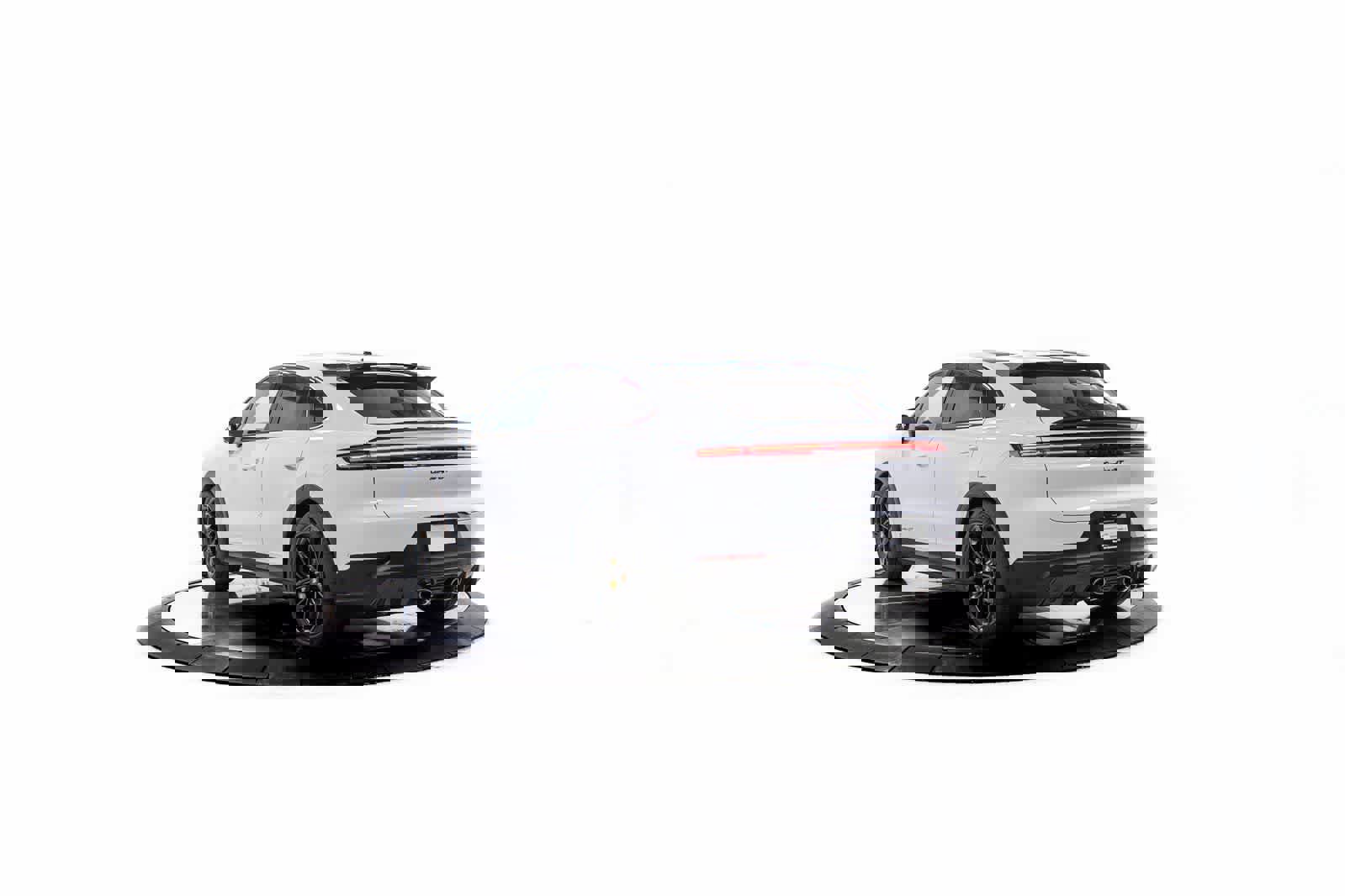 New 2026 Porsche Cayenne Turbo GT image 3