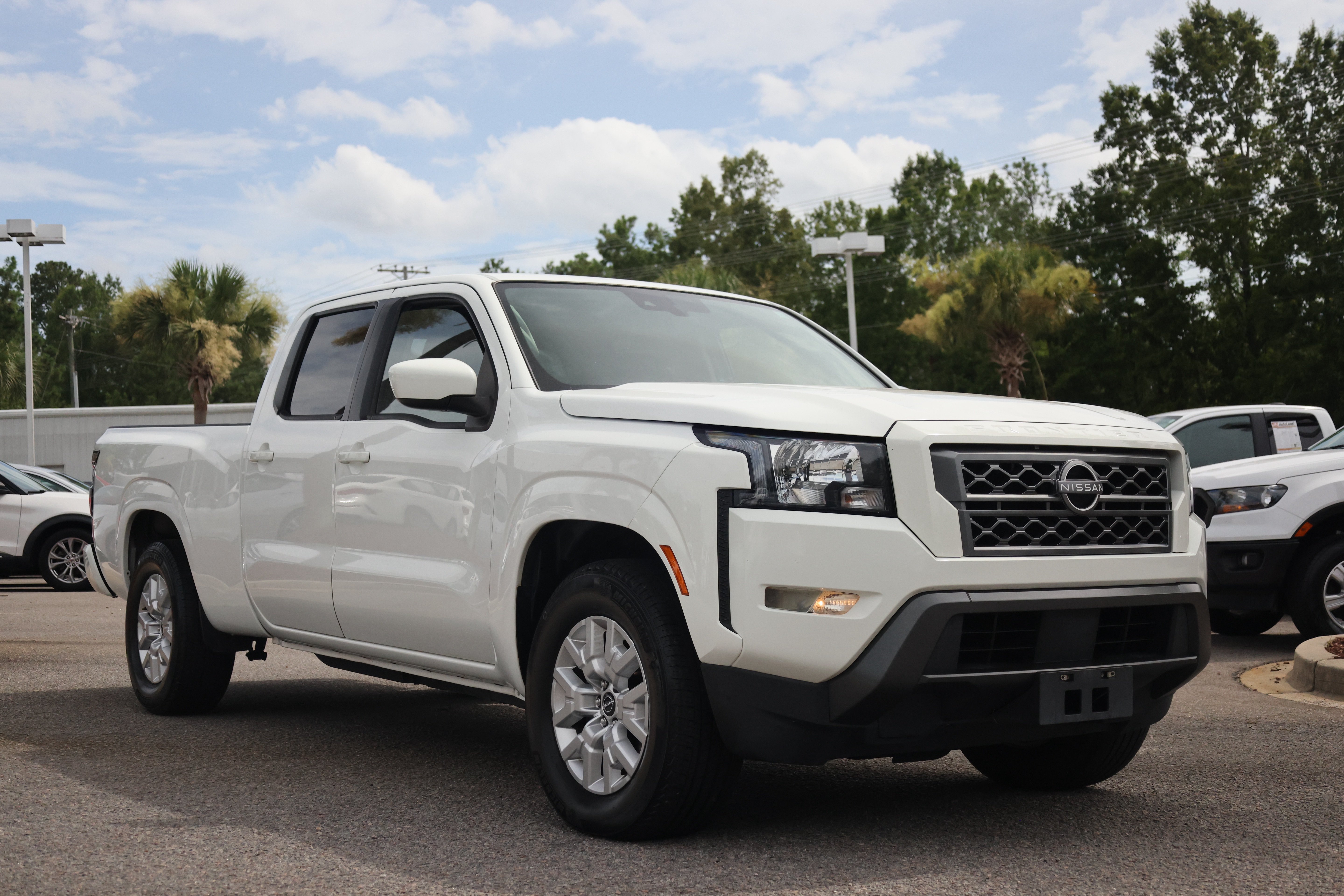 Used 2022 Nissan Frontier SV w/ Technology Package RWD image 7