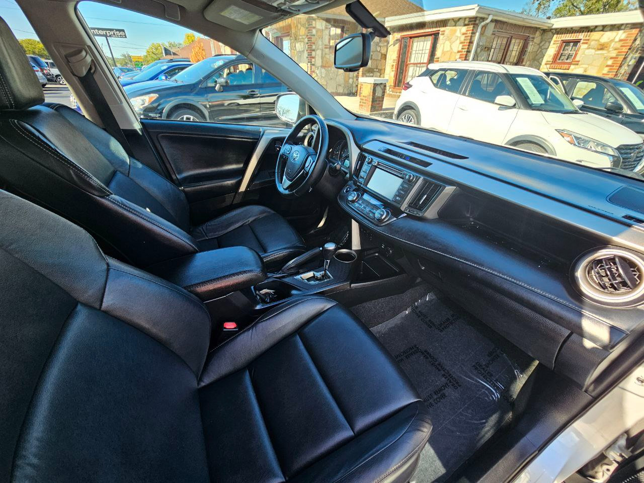 Used 2015 Toyota RAV4 Limited image 18