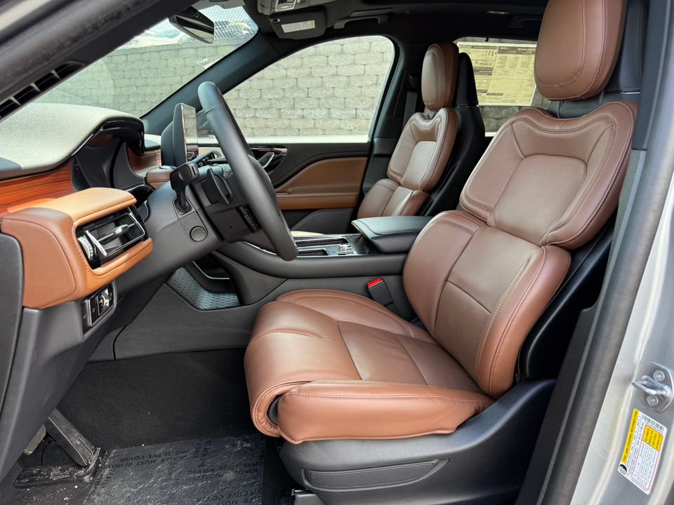 New 2024 Lincoln Aviator Reserve w/ Equipment Group 201A RWD image 3