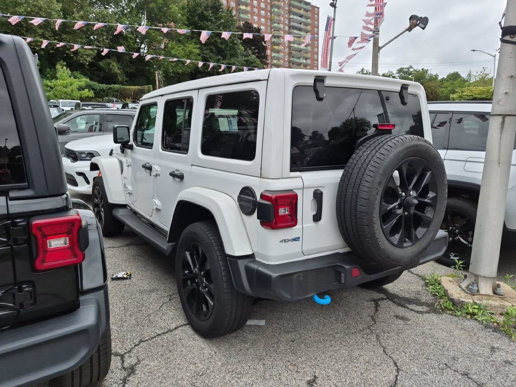 Used 2024 Jeep Wrangler Unlimited Sahara w/ Technology Group AWD/4WD image 7