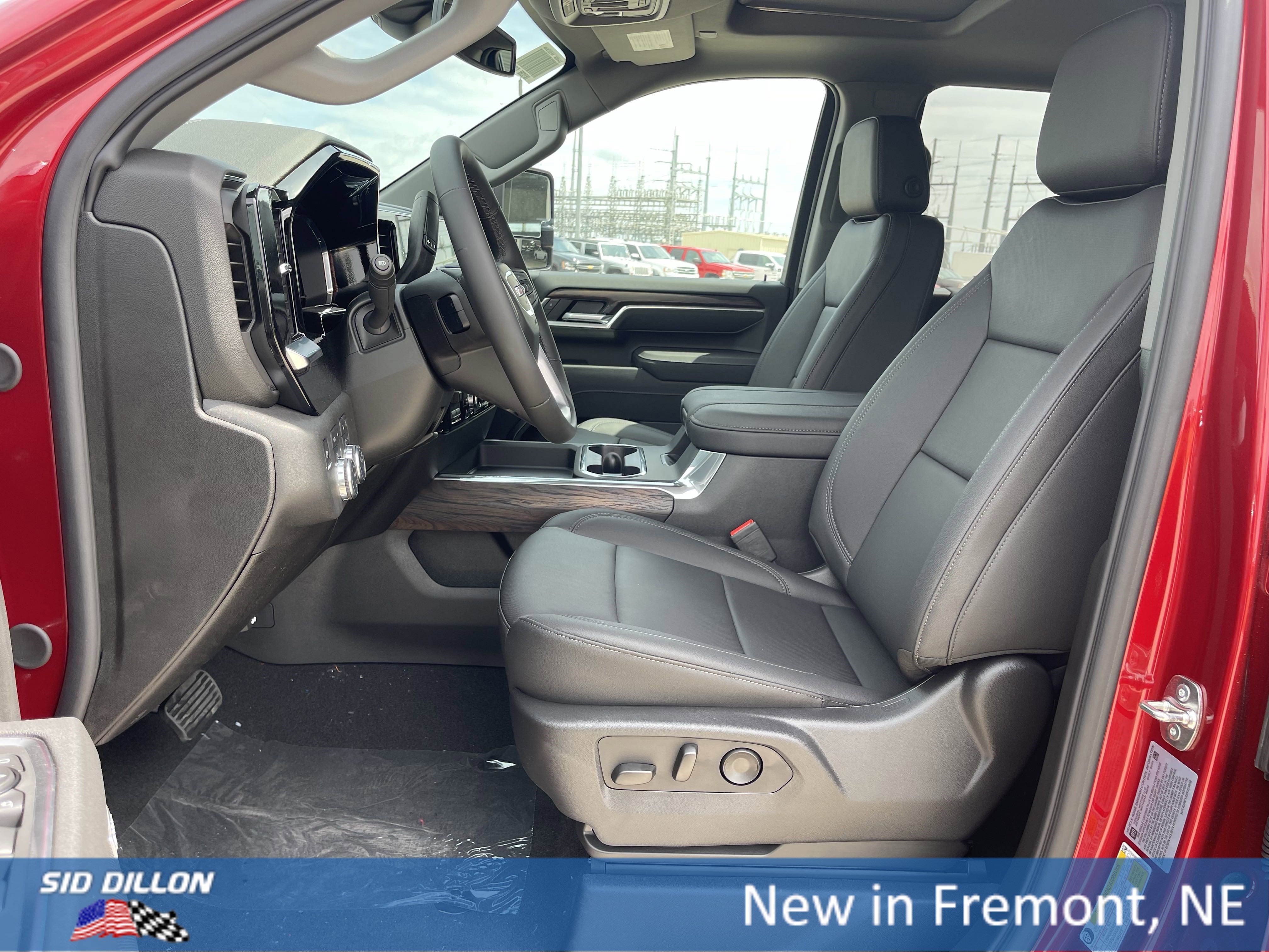 New 2025 GMC Sierra 2500 SLT w/ SLT Premium Package image 8