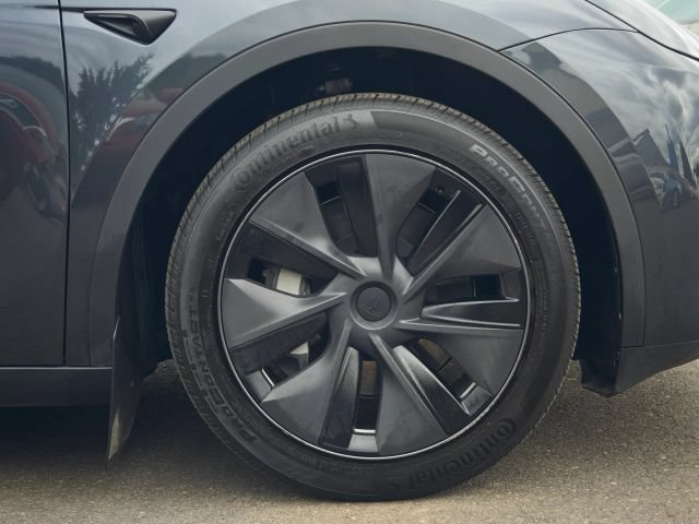 Used 2025 Tesla Model Y Long Range AWD/4WD image 68
