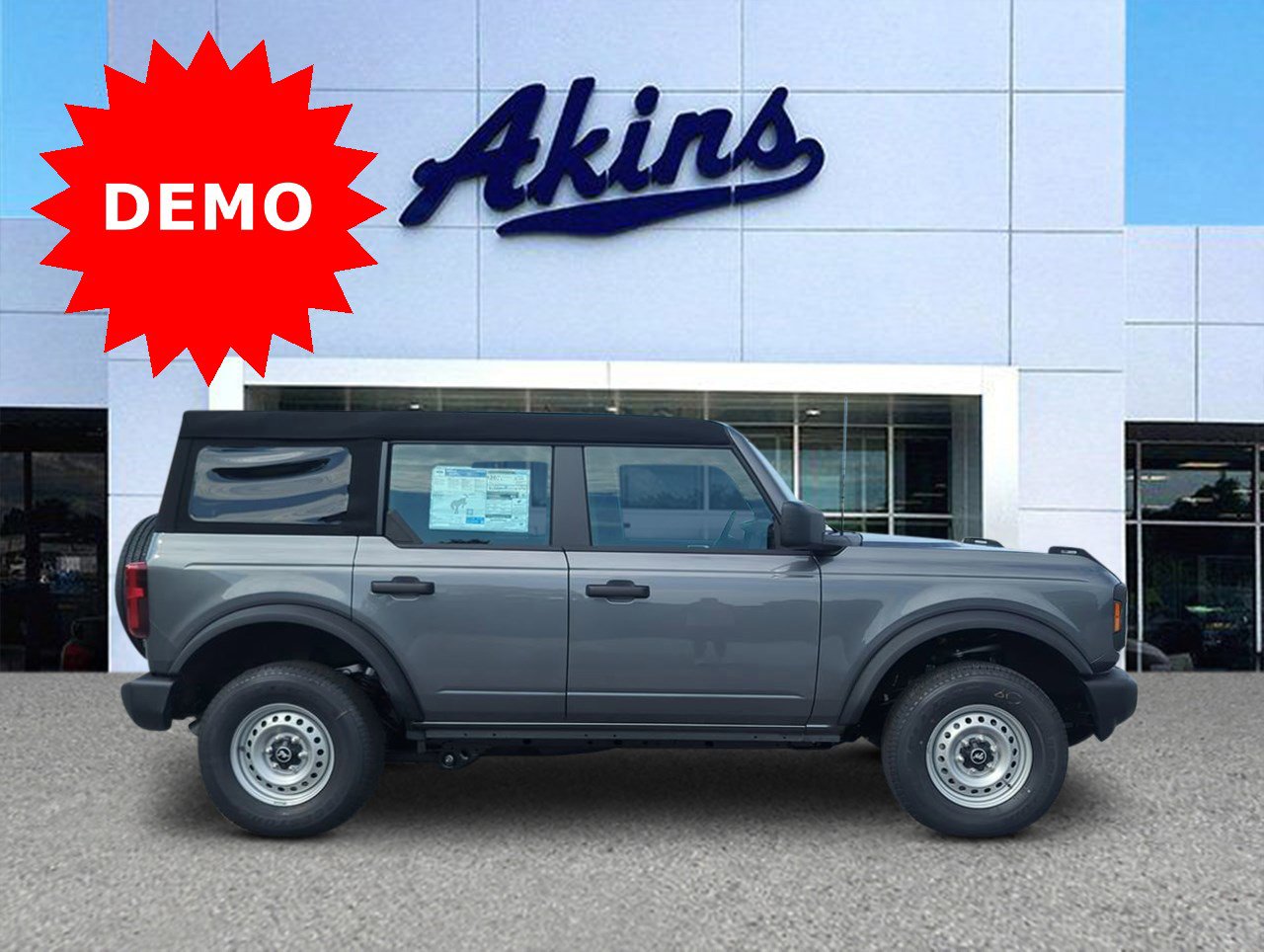 New 2025 Ford Bronco 4-Door image 1