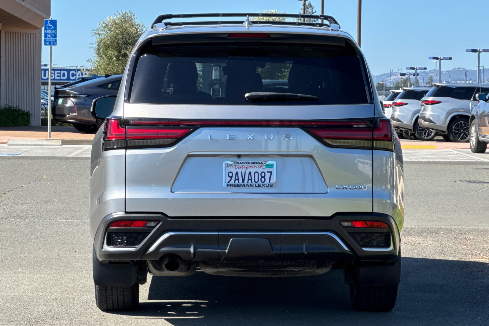 Used 2022 Lexus LX 600 F Sport w/ Accessory Package (Z1) AWD/4WD image 5