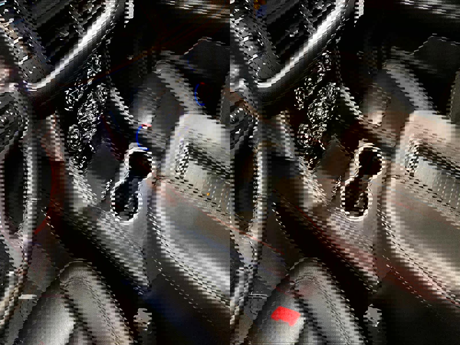 Used 2022 Chevrolet Suburban RST w/ Luxury Package image 21