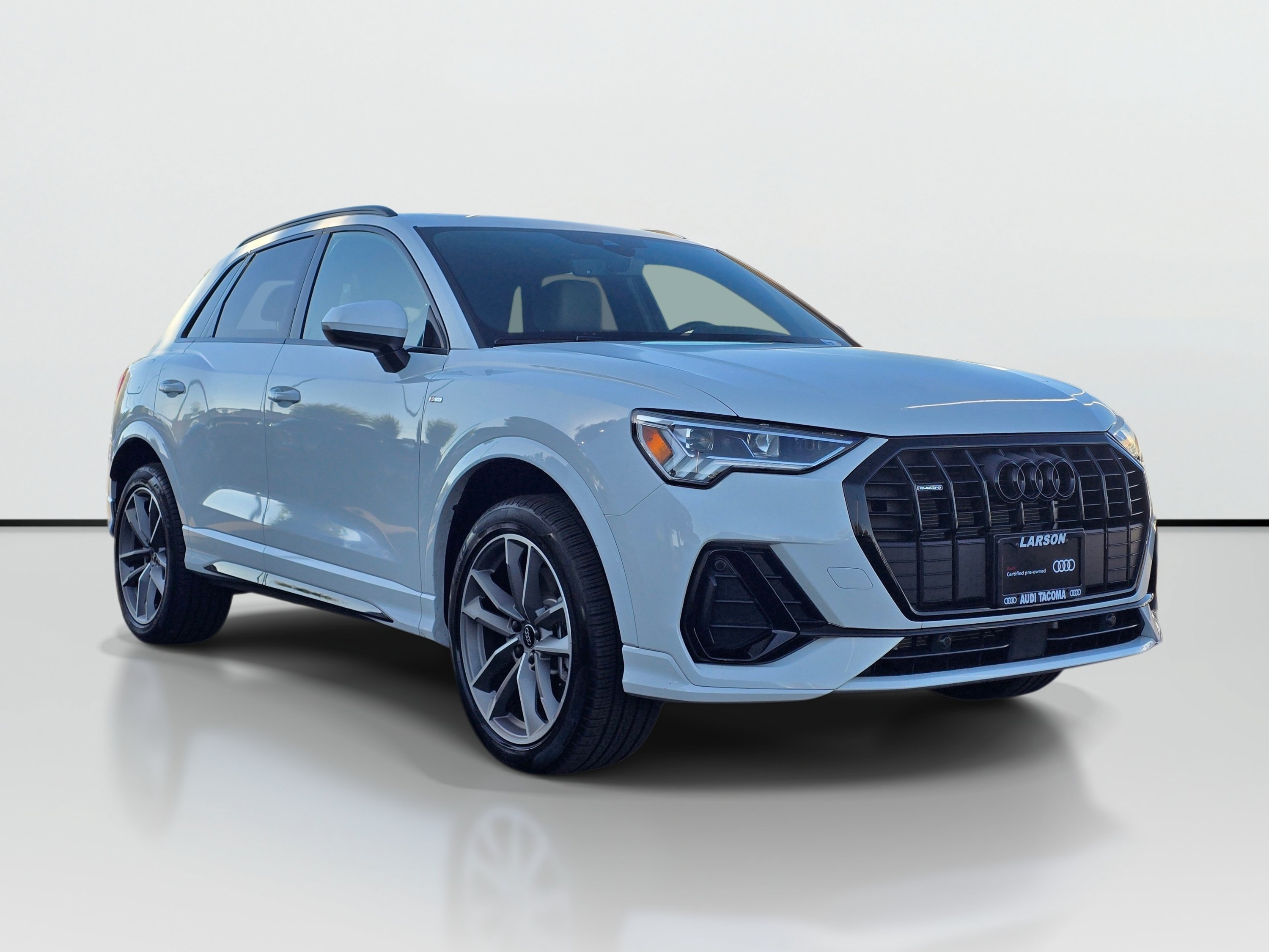 Certified 2025 Audi Q3 2.0T Premium AWD/4WD image 8
