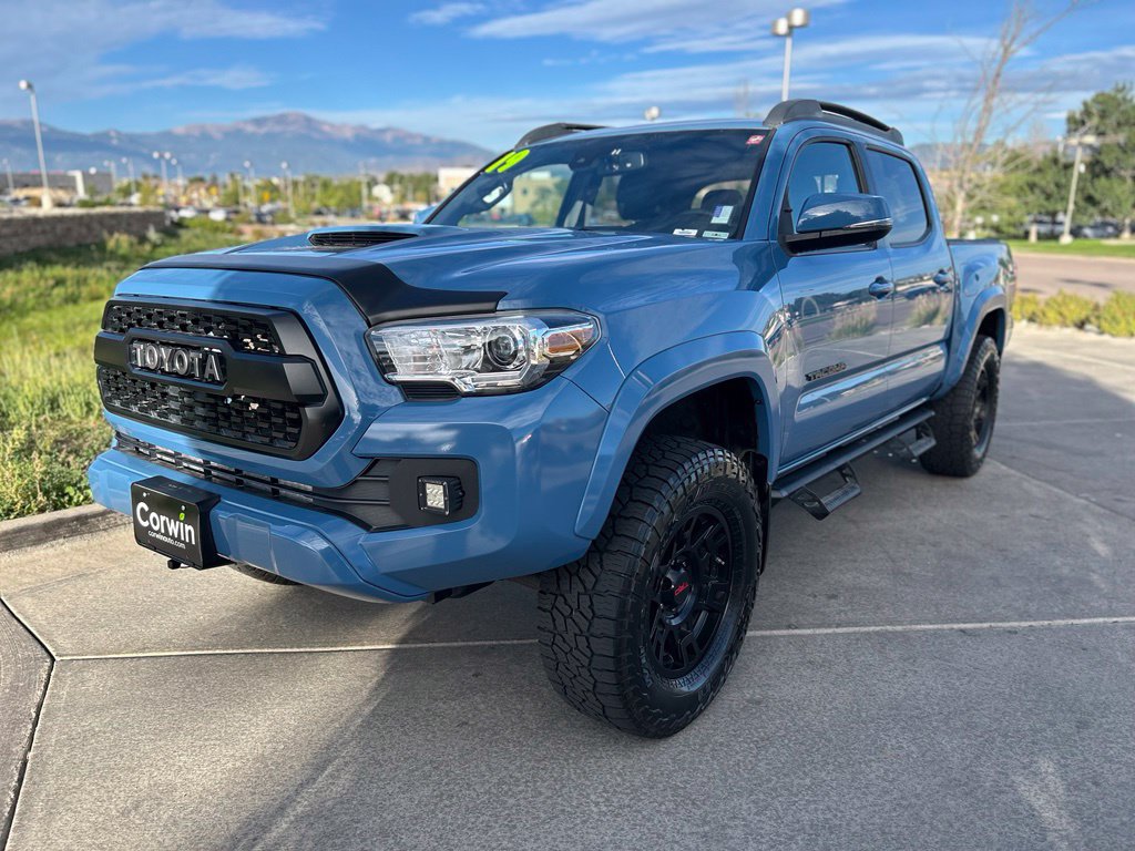 Used 2019 Toyota Tacoma TRD Sport AWD/4WD image 3