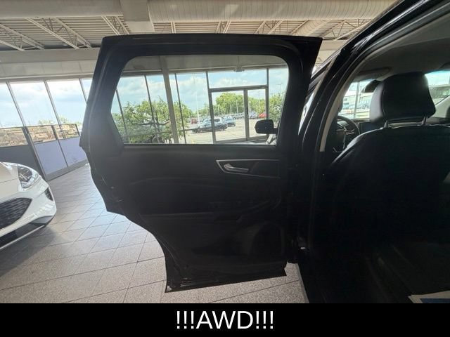 Used 2022 Ford Edge Titanium w/ Equipment Group 301A AWD/4WD image 20