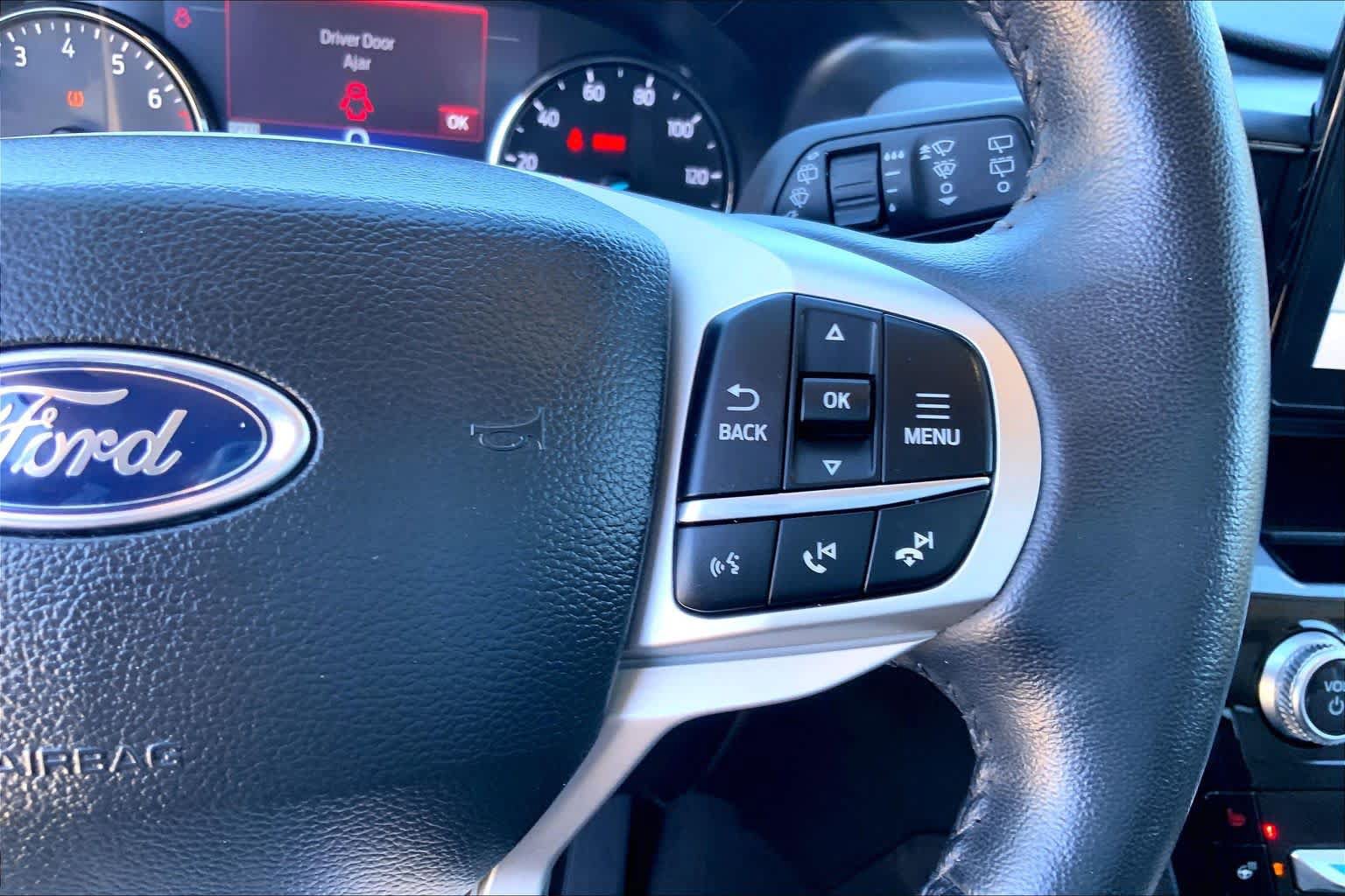 Used 2023 Ford Explorer Limited AWD/4WD image 25