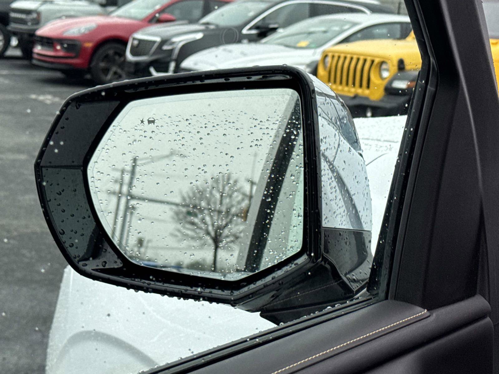 Used 2024 Chevrolet Suburban Premier image 19