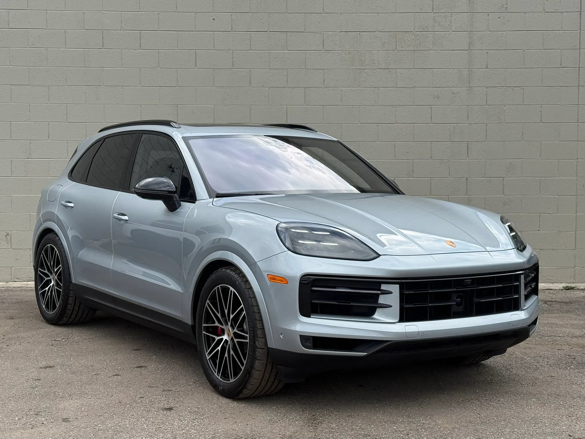 Used 2024 Porsche Cayenne S AWD/4WD image 13
