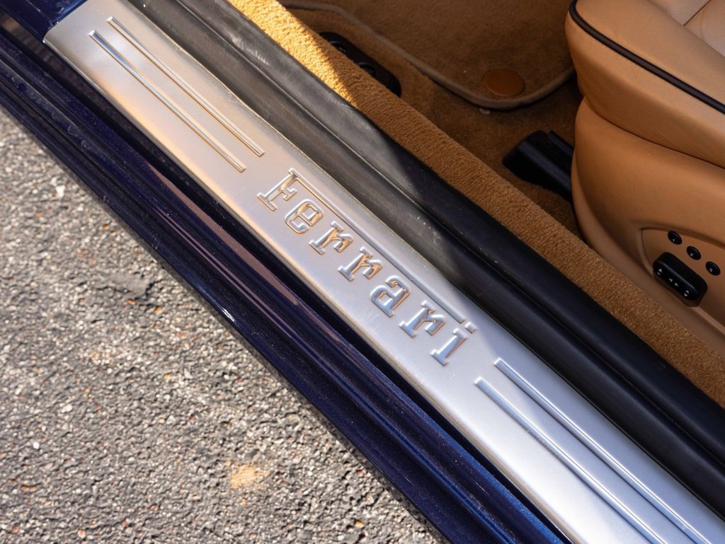 Used 2011 Ferrari California image 22