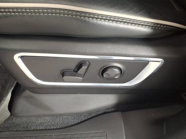 Used 2025 RAM 1500 Laramie AWD/4WD image 13