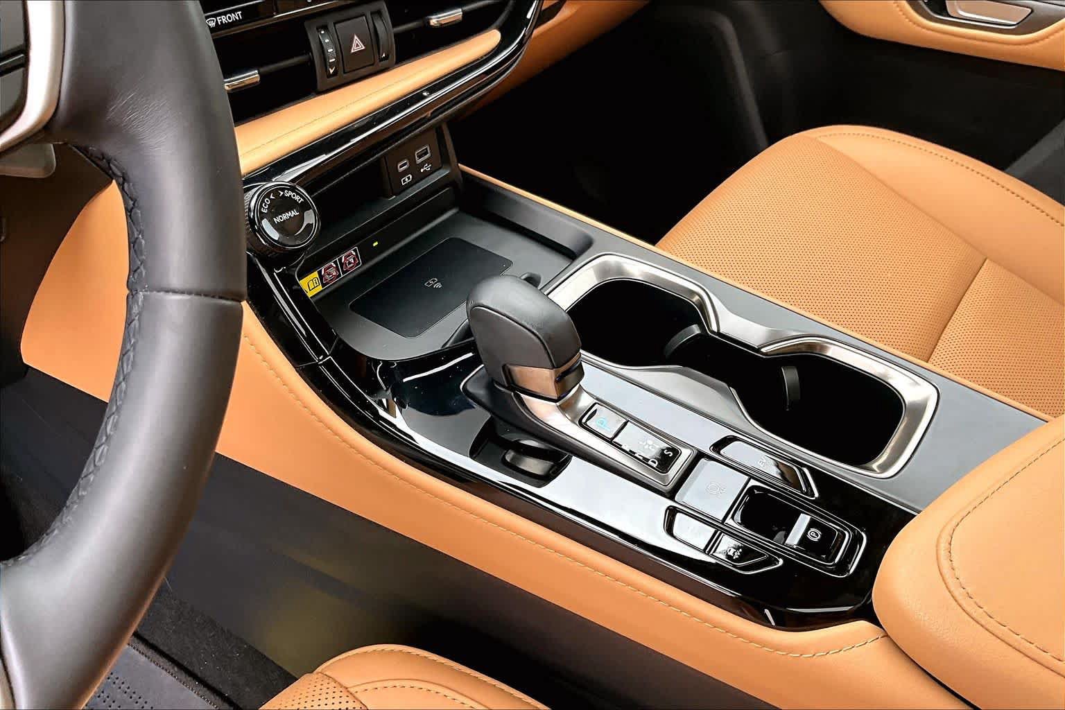 Used 2024 Lexus NX 350h AWD image 15