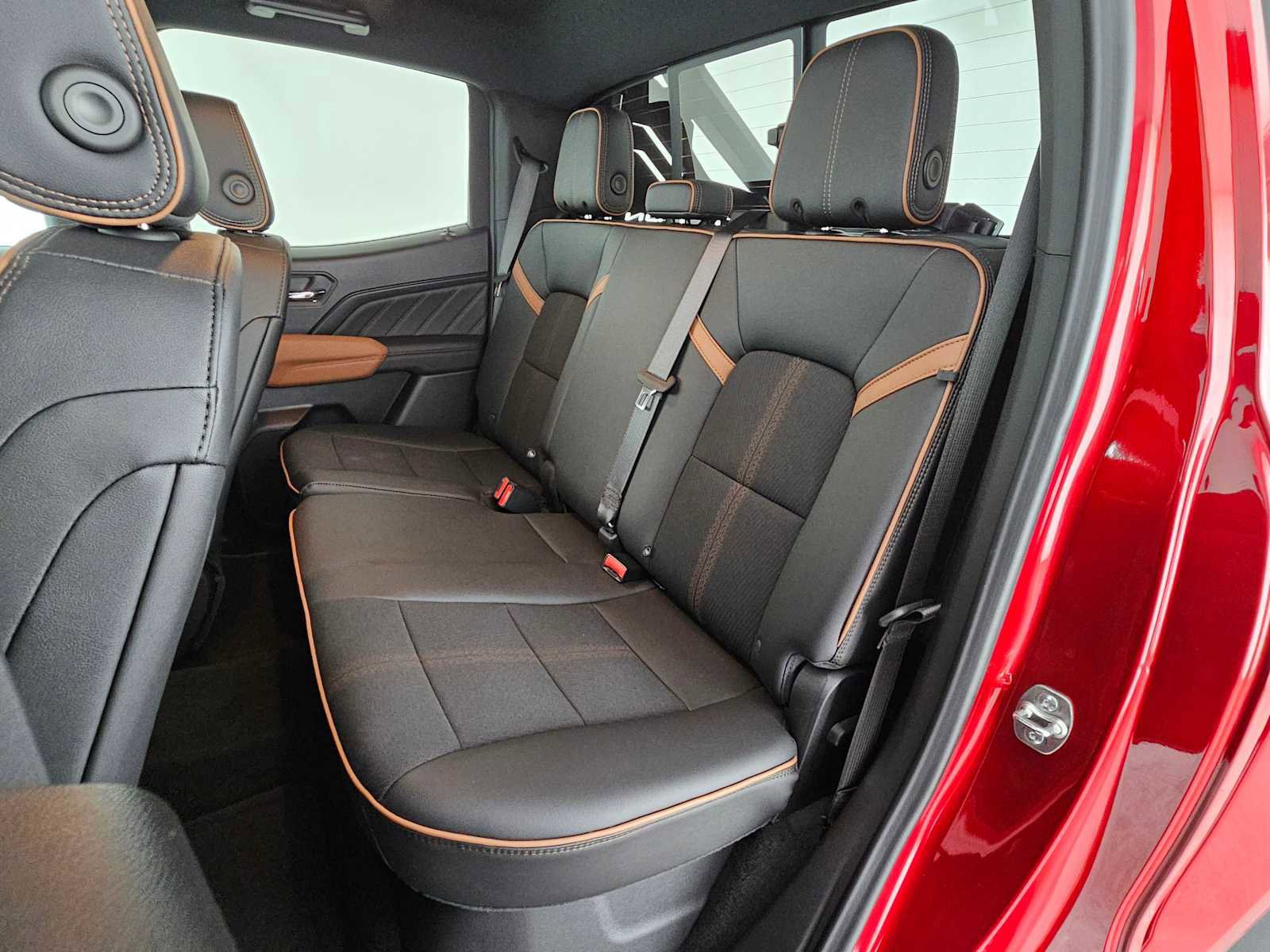 New 2025 GMC Canyon AT4 w/ Nightfall Edition AWD/4WD image 17