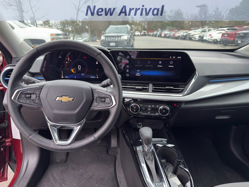 Certified 2025 Chevrolet Trax LT w/ LT Convenience Package image 9