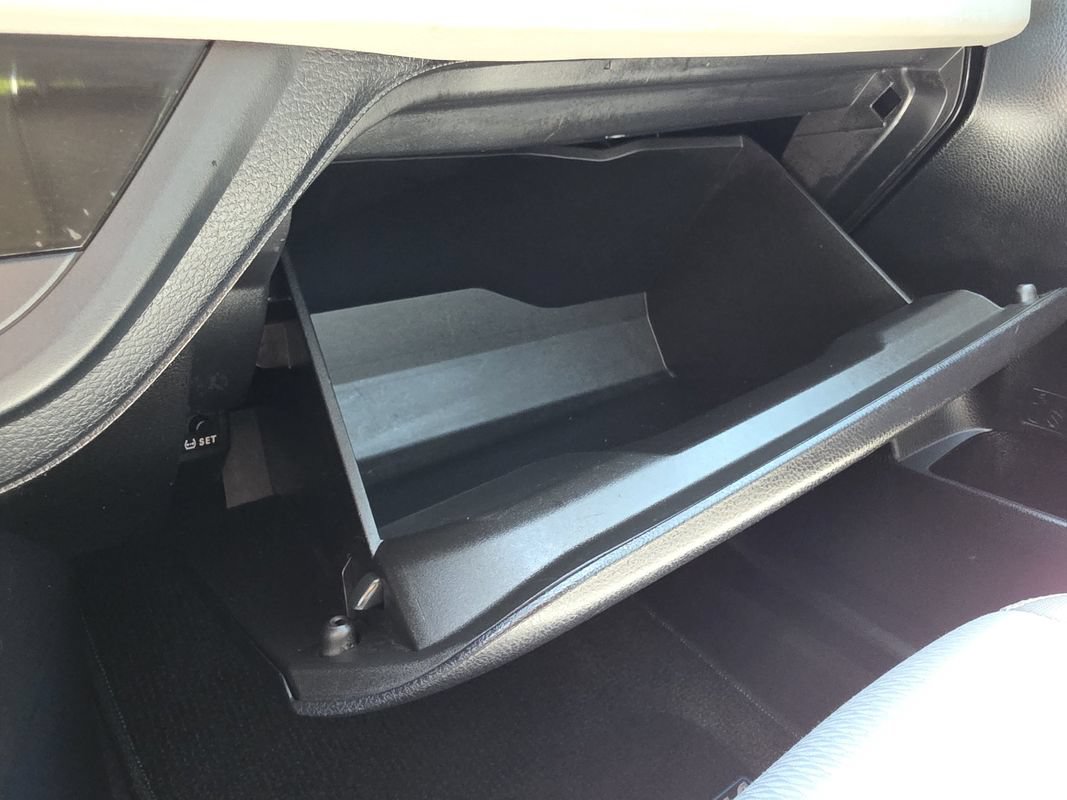 Used 2016 Toyota Corolla LE FWD image 31