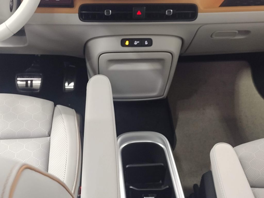 New 2025 Volkswagen ID. Buzz 1st Edition image 32