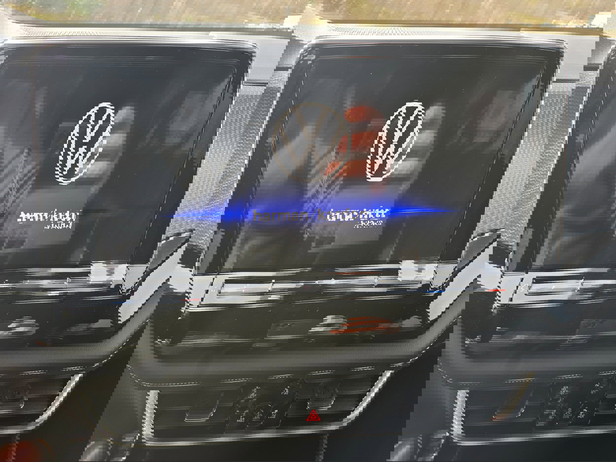 New 2026 Volkswagen Atlas Cross Sport SEL Premium R-Line image 11