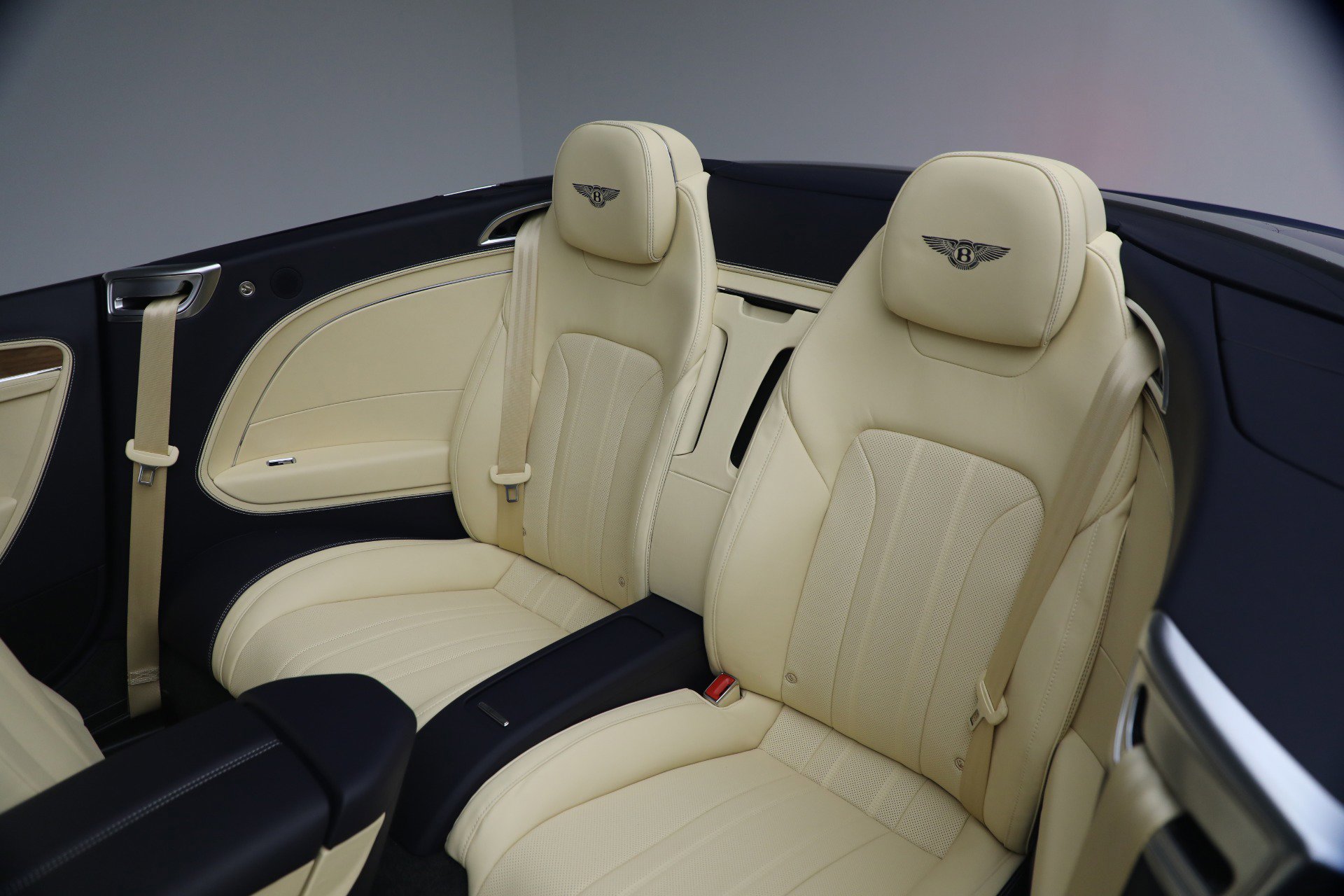 New 2026 Bentley Continental GTC AWD/4WD image 31