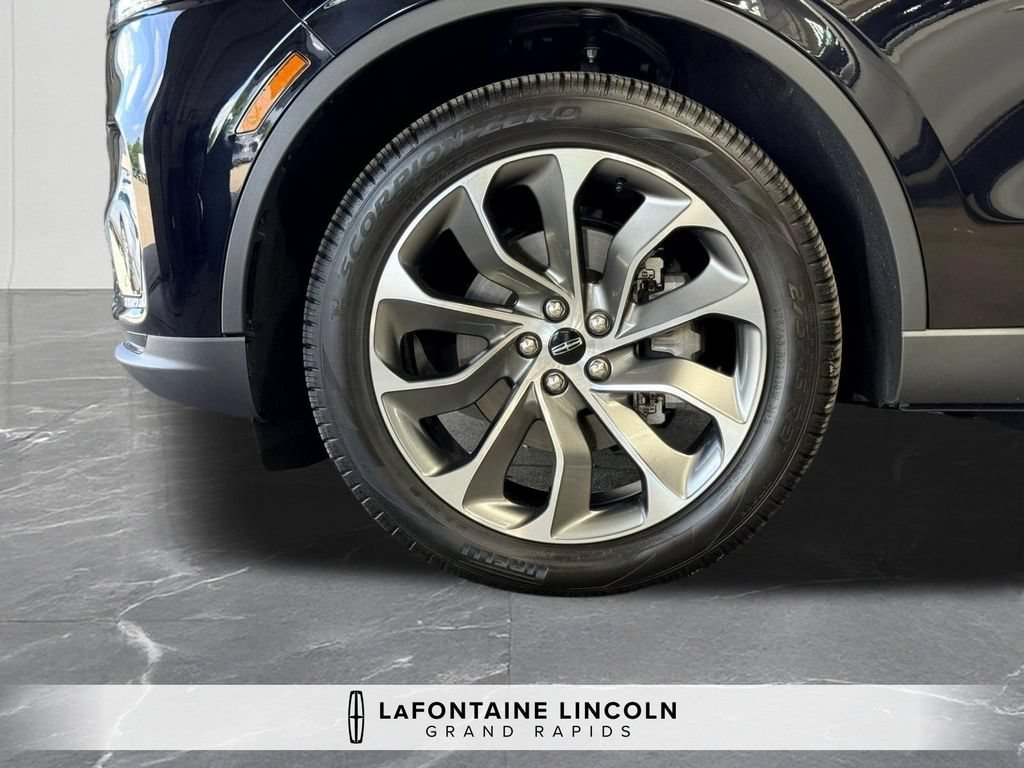 Certified 2026 Lincoln Aviator AWD image 34