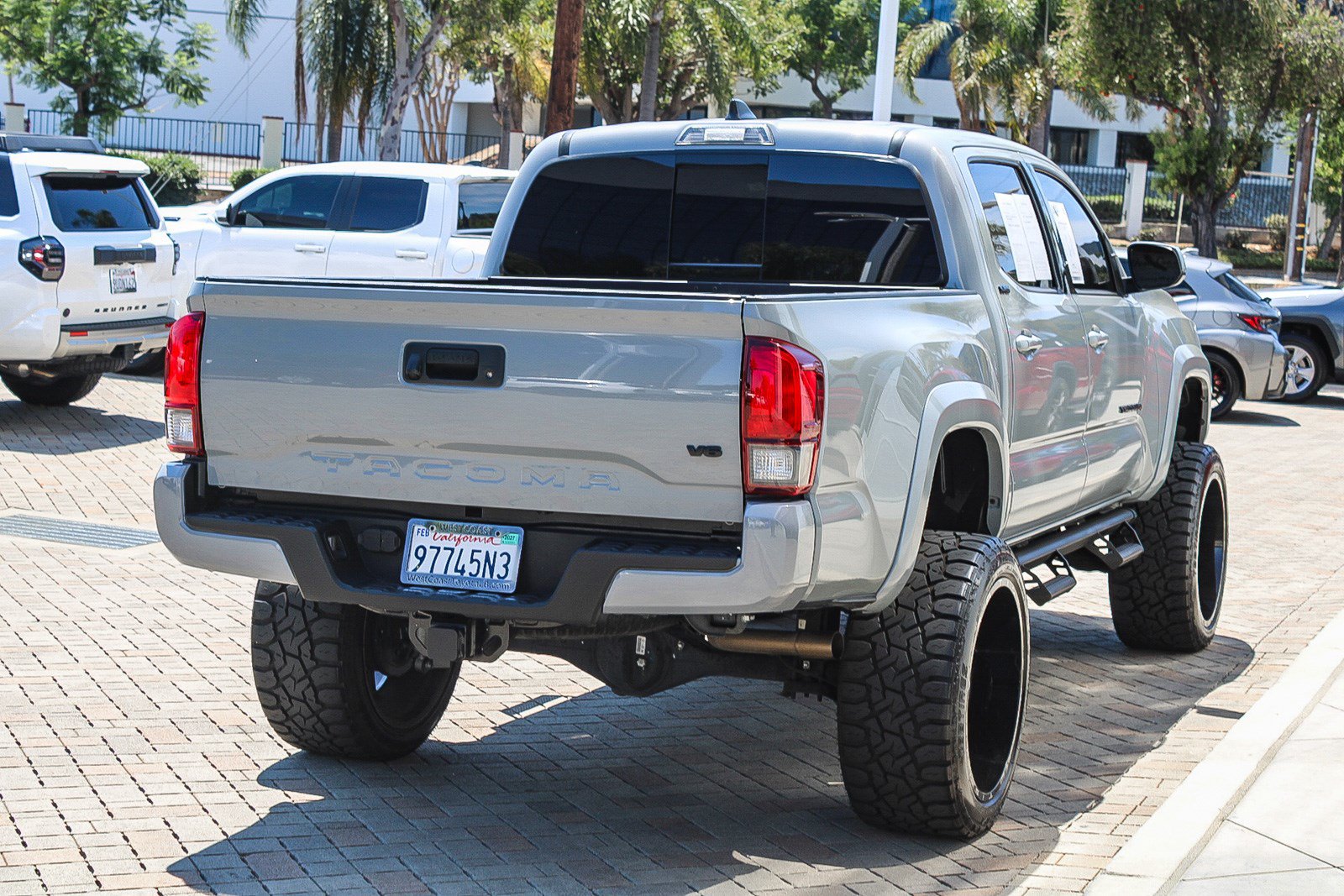 Used 2021 Toyota Tacoma SR5 RWD image 7