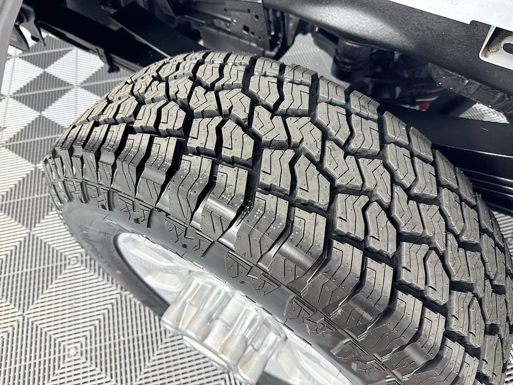 Used 2024 Ford F350 XLT w/ FX4 Off-Road Package AWD/4WD image 27