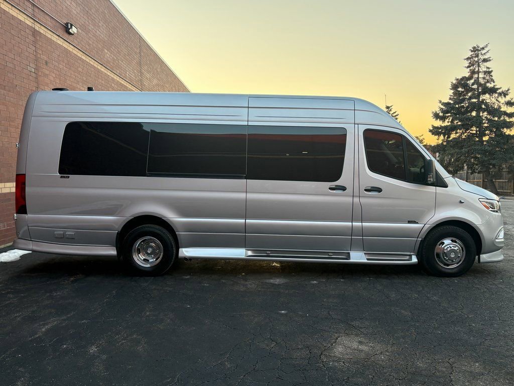 Used 2024 Mercedes-Benz Sprinter 3500 image 30